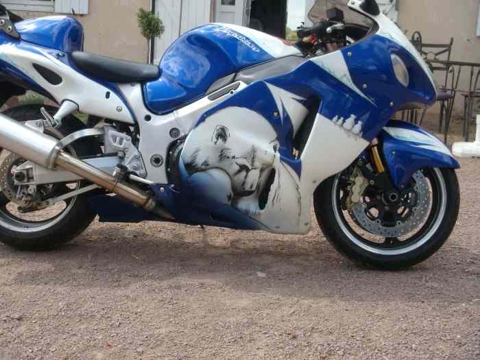 Echange moto contre voiture de course (plus ou moins 10000.00frs+ soulte de ma part) SUISSE 2