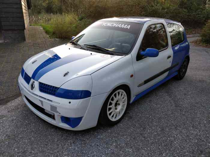 Renault Clio 2 Cup evo 2004 4