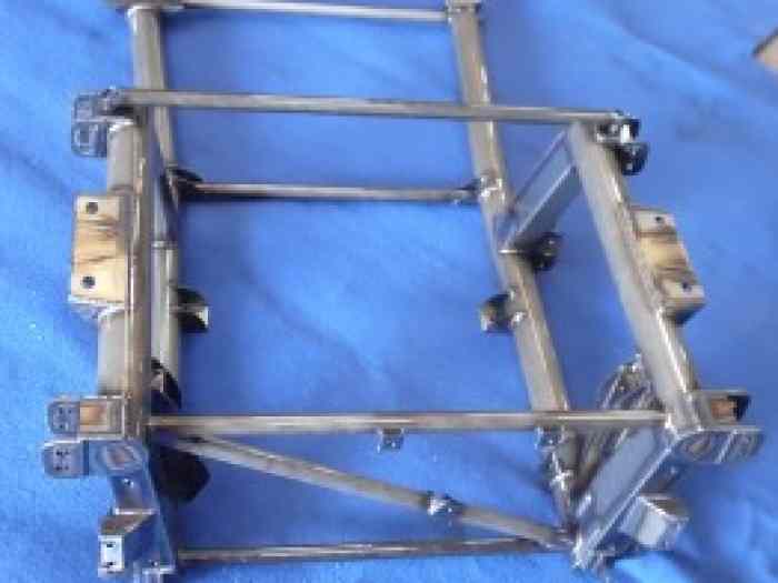 BERCEAU PEUGEOT 205 T16 EVO1 2