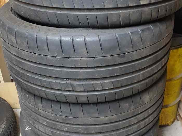PNEU 19 POUCE 308 GTI 0
