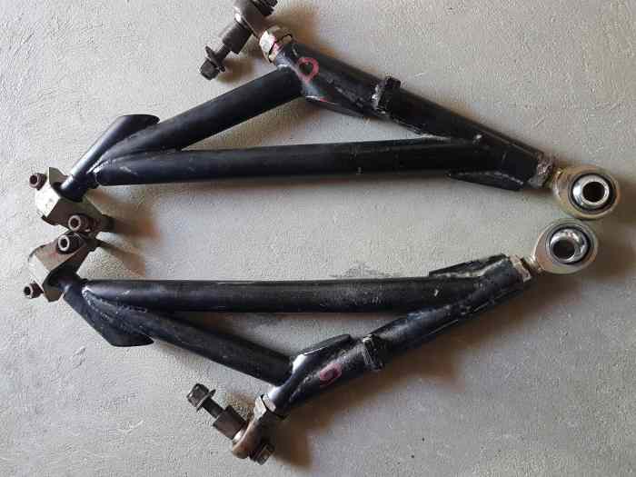 Triangle 106 ou saxo F2000 0