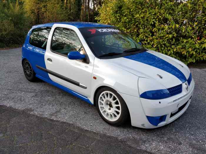 Renault Clio 2 Cup evo 2004 1
