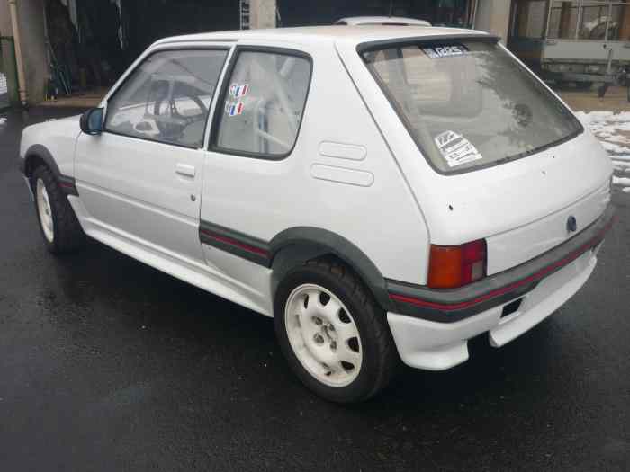 caisse 205 gti 0