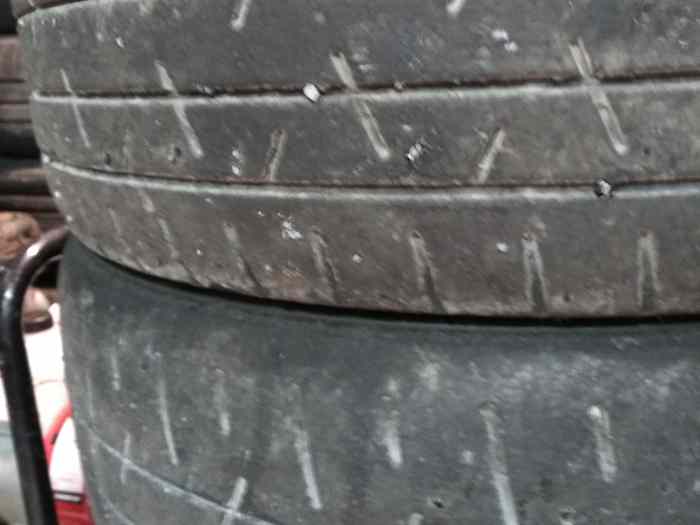 Pneu Hankook Z205 210/625/17 2