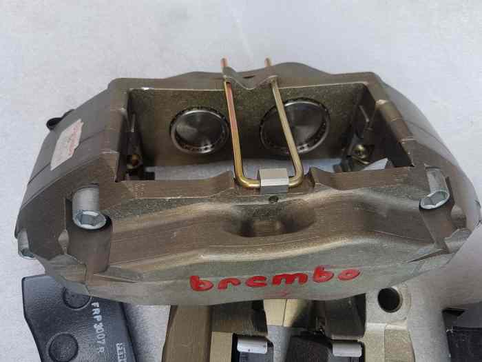 Brembo Racing etrier 4pot – photo 2 sur 6