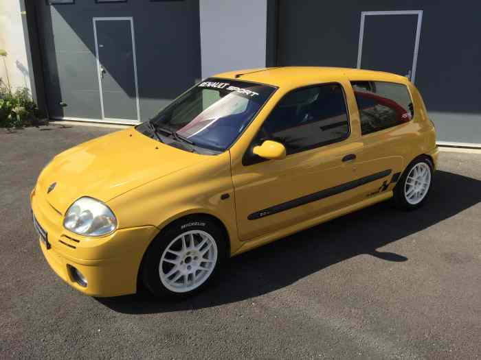Clio 2 rs phase 1 entièrement restaurée 10 000kms 0