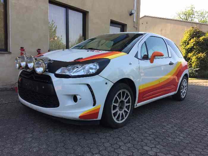 Citroën DS3 R1 avec beaucoup d