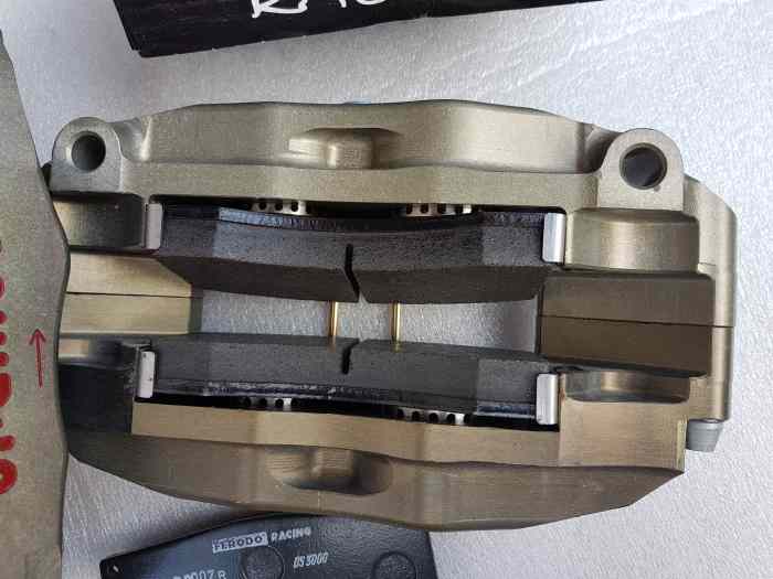 Brembo Racing etrier 4pot – photo 3 sur 6