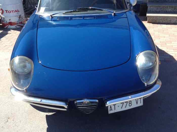 Alfa romeo duetto spider 2