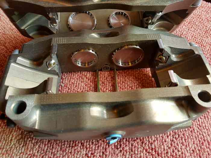 Brembo Racing etrier 4pot – photo 4 sur 6