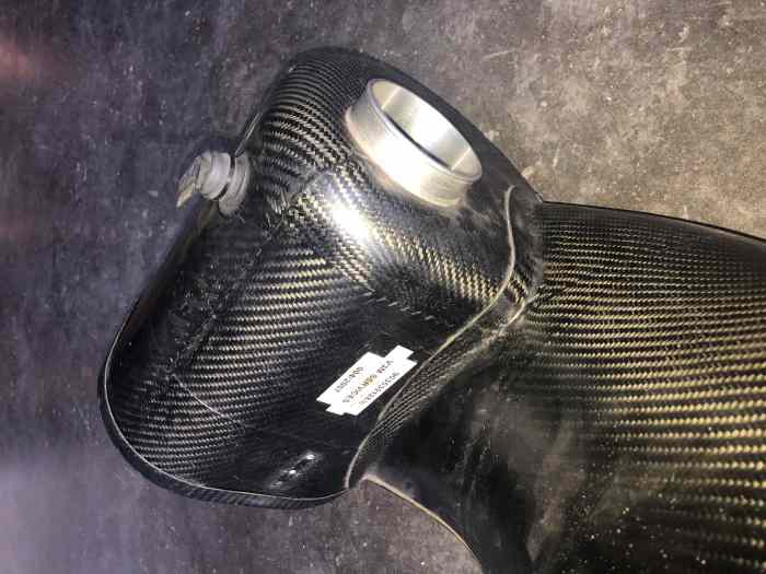 Vends Boite à air carbone de 207 S2000 - Pièce origine Peugeot Sport 1