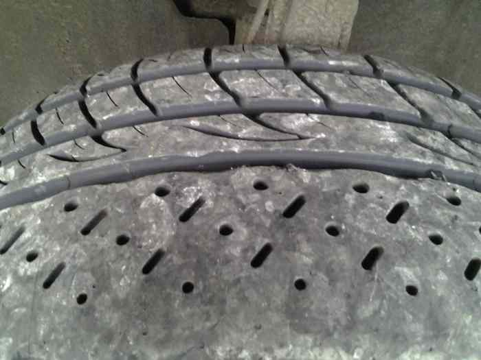 pneus SYRON SEMI SLICK 225 40 18
