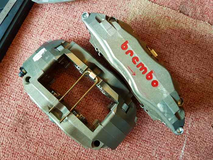 Brembo Racing etrier 4pot – photo 5 sur 6