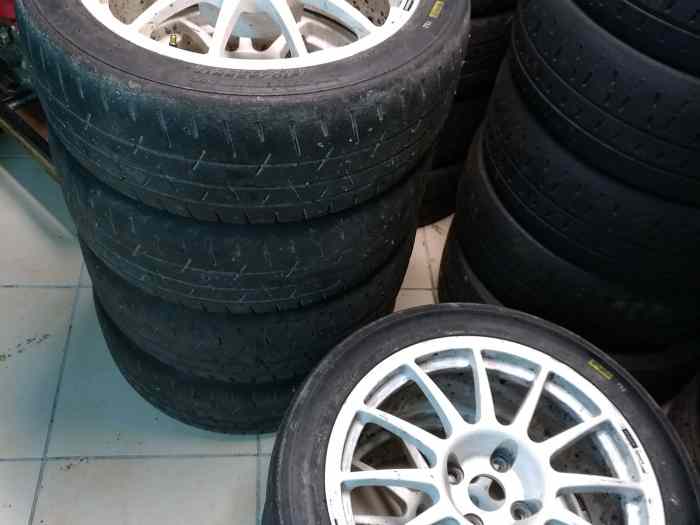 Pneu Hankook Z205 210/625/17 0