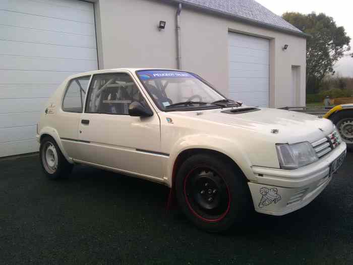 205 RALLYE 0