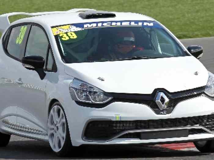 Recherche pilote TTE Charade Clio cup 4