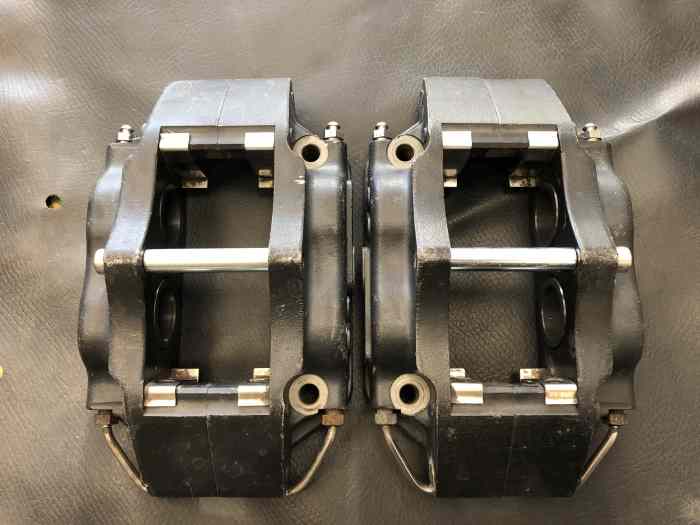 2 ETRIERS 4 pistons AP RACING CP5100 révisés 5