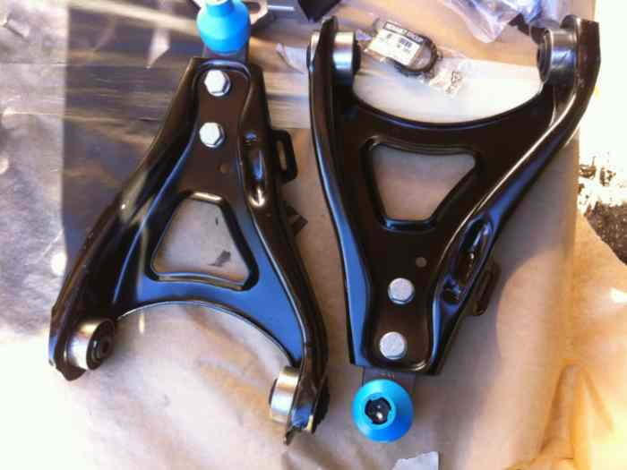Triangles Clio Ragnotti