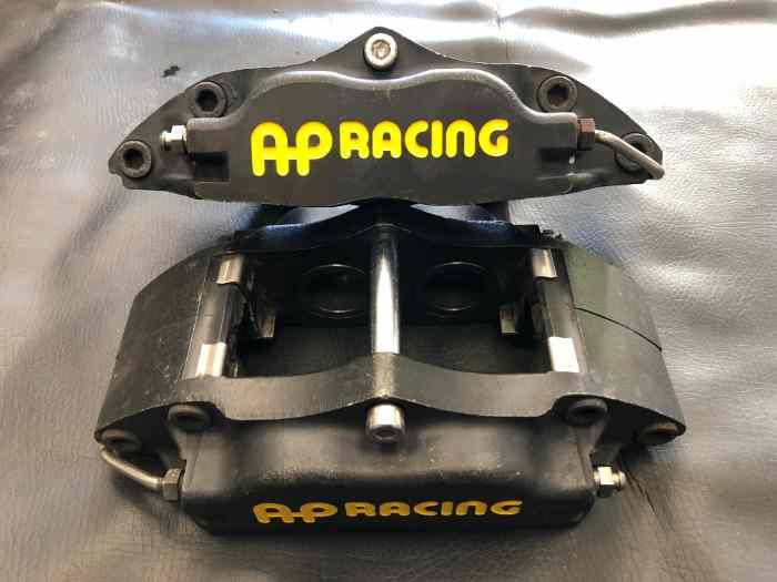 2 ETRIERS 4 pistons AP RACING CP5100 révisés 0