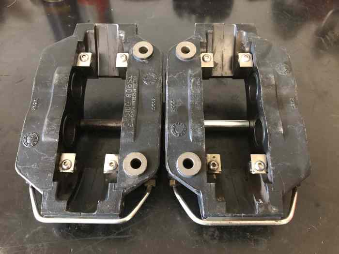 2 ETRIERS 4 pistons AP RACING CP5100 révisés 3