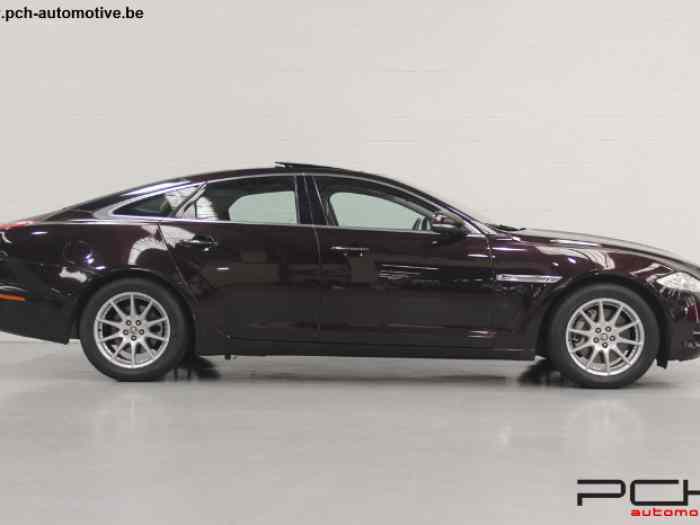 Jaguar XJ 3.0 D V6 272cv Aut. Luxury **FULL OPTIONS!!!** 2