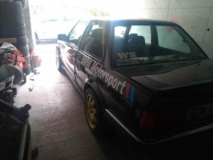 BMW E30 323i 3