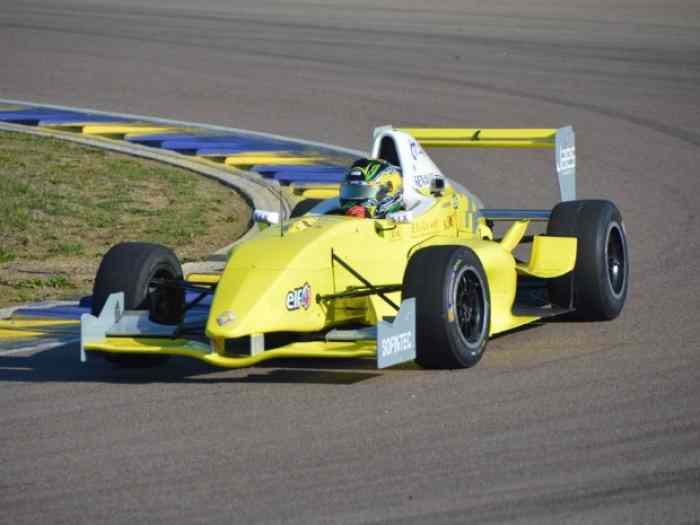 Formula Renault 2000 - année de production 2008 0