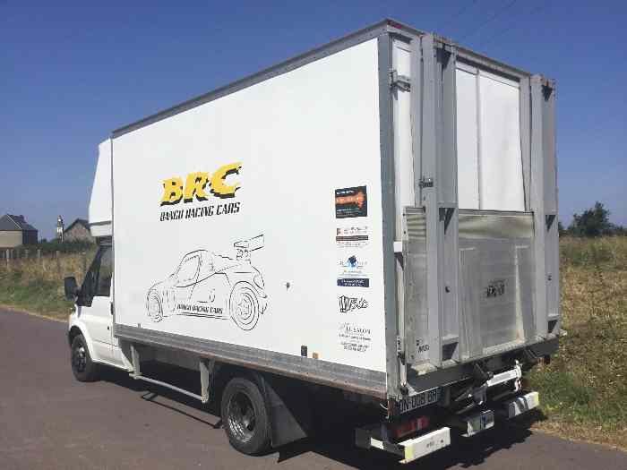Ford Transit 20m cube avec hayon élévateur et rampes 2
