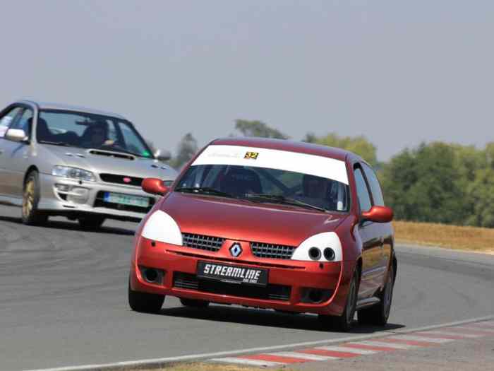 Renault Clio 2 RS pour trackdays 0