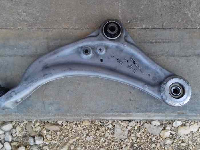 Bras de suspension Megane N4 ou A8 0