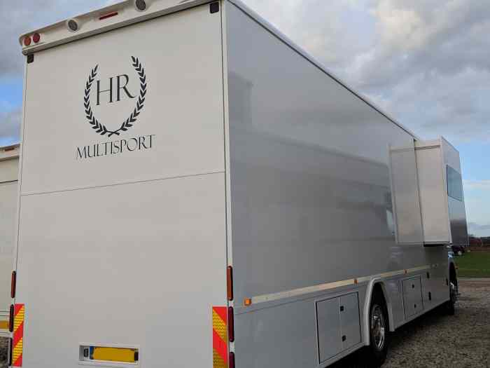 Race Transporter 2500KG Tail lift & Office with slide out 1