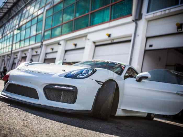 Porsche Cayman GT4 Clubsport 3