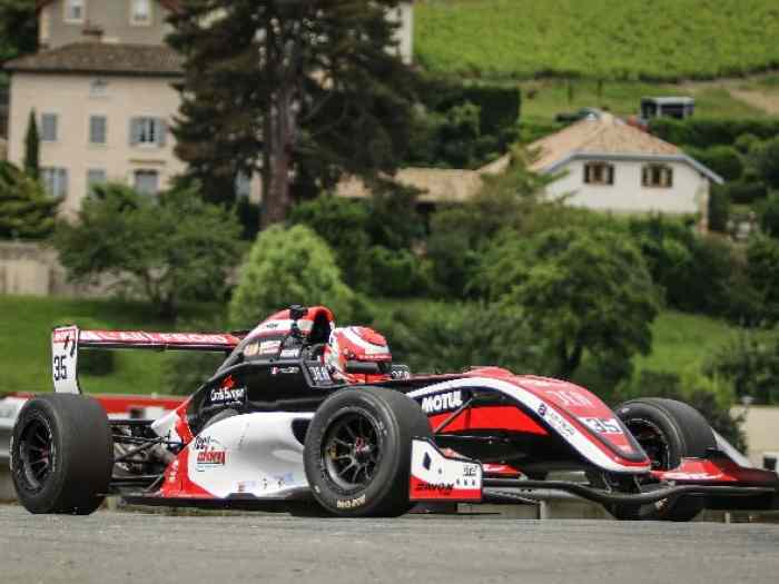 Formule Renault Tatuus FR2013 2