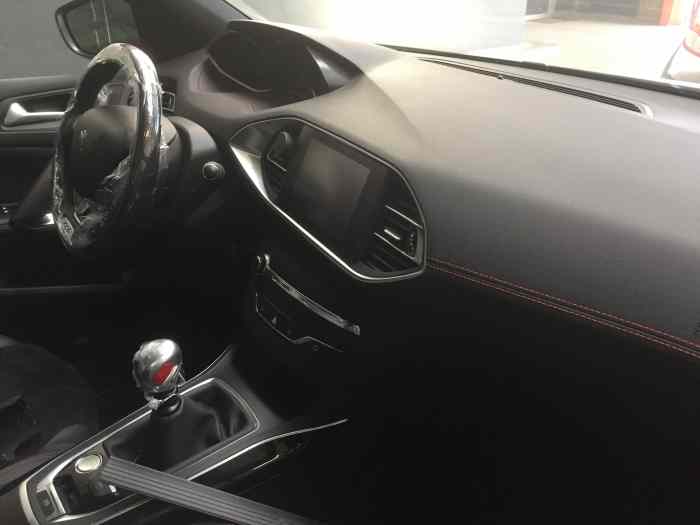 Peugeot 308 GTI 1.6 THP 270 CH 4