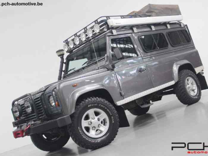 Land Rover Defender 110 2.5 Td5 122cv + TENTE HOWLING MOON + AUVENT 2