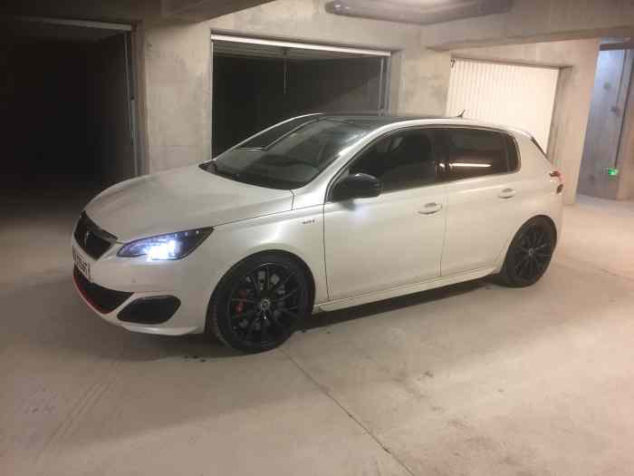 Peugeot 308 GTI 1.6 THP 270 CH 5