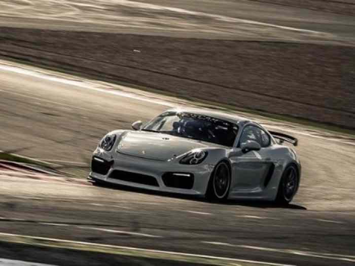 Porsche Cayman GT4 Clubsport 2