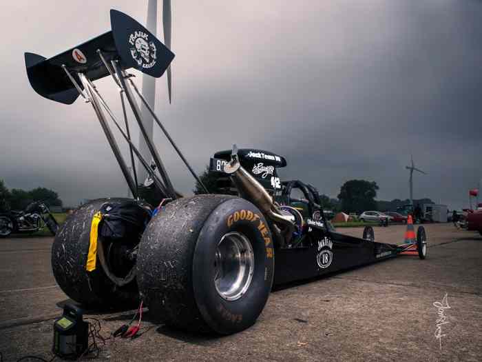 Résultat de recherche d'images pour "dragster pneu"