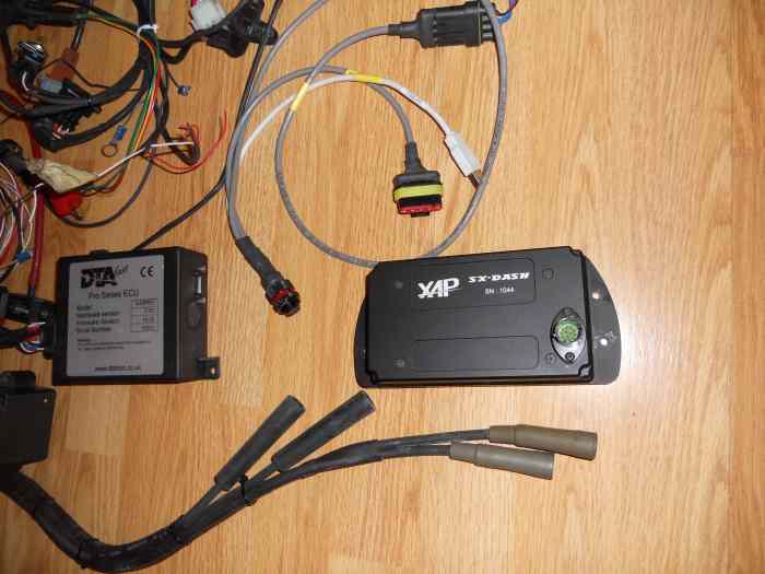 KIT SX-DASH AVEC CALCULATEUR DTA S40 3