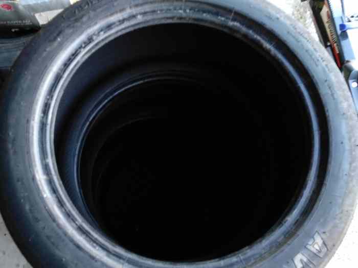 pneu  slick avon a11 // 705/21.5 R15 1
