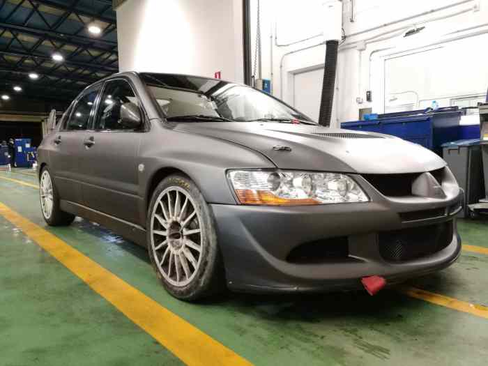 MITSUBISHI EVO VIII 1