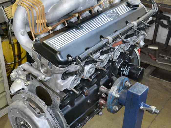 BMW 323i E21 Engine - M20B23KE 1