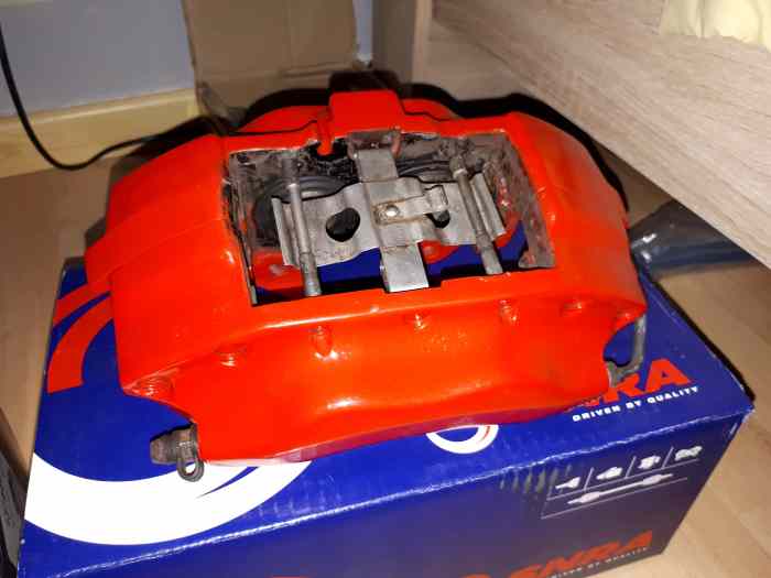 Étrier Brembo 4 pistons 406 v6 refait à neuf 1
