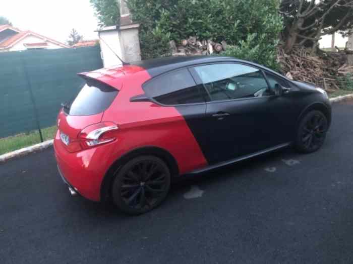 Peugeot 208 gti 30th