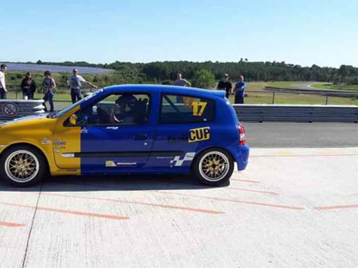 Clio 2 cup 0