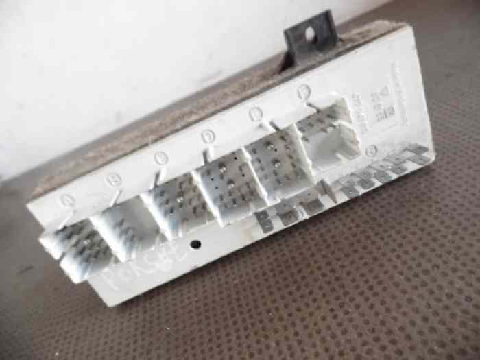 BOITE A FUSIBLES 477941813 PORSCHE 944 & 924 1