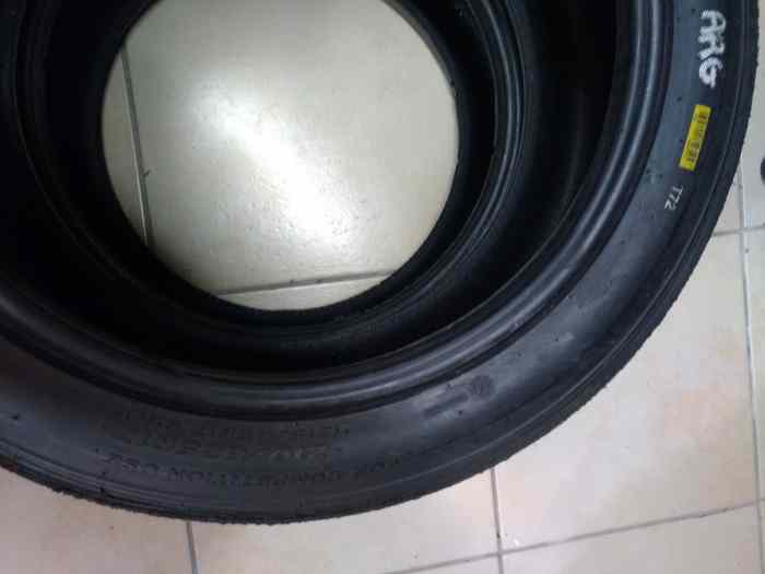 Pneu Hankook Z205 210/625/17 2