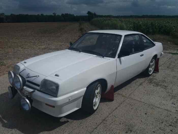 Opel Manta B, année 1981, pont autobloquant,  possède carnet jaune RACB( passeport national belge) . 0