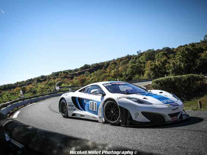 McLaren MP4 12C GT3 1