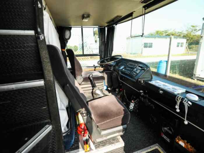 Vend Bus Motor Home Van Hool aménagé 1